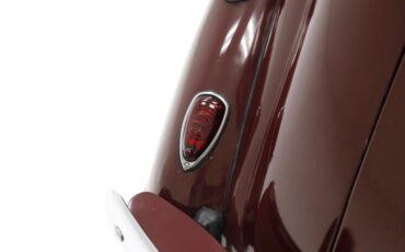 Plymouth-P8-1939-Maroon-Camel-27