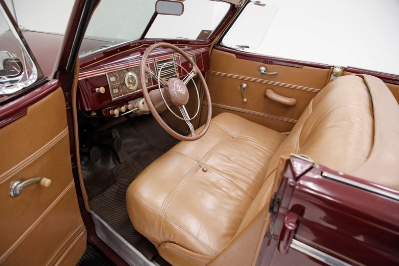 Plymouth-P8-1939-Maroon-Camel-32