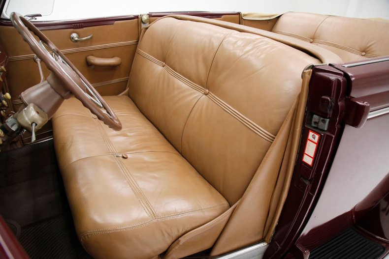 Plymouth-P8-1939-Maroon-Camel-33