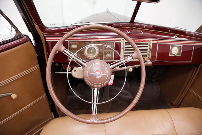 Plymouth-P8-1939-Maroon-Camel-36