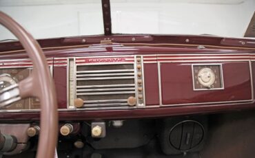 Plymouth-P8-1939-Maroon-Camel-37