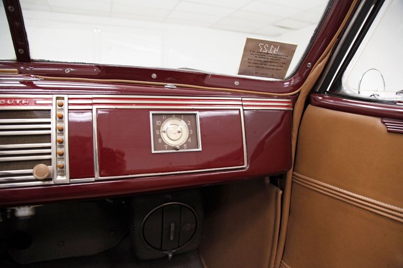 Plymouth-P8-1939-Maroon-Camel-38