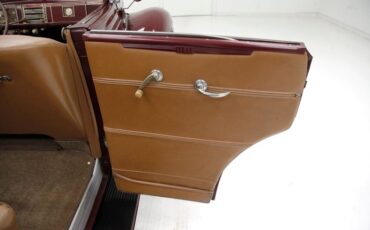 Plymouth-P8-1939-Maroon-Camel-39