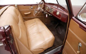 Plymouth-P8-1939-Maroon-Camel-40