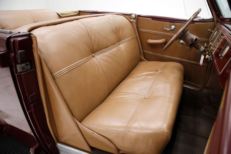 Plymouth-P8-1939-Maroon-Camel-41