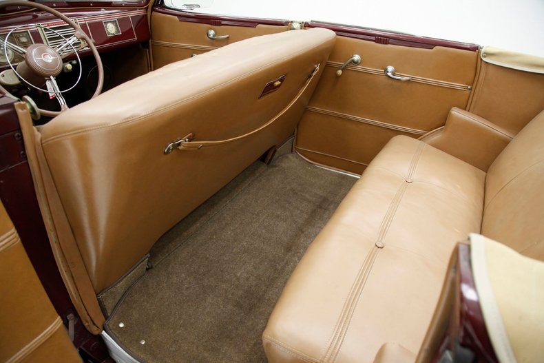 Plymouth-P8-1939-Maroon-Camel-43