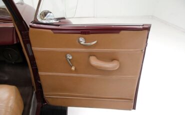 Plymouth-P8-1939-Maroon-Camel-46