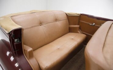 Plymouth-P8-1939-Maroon-Camel-47