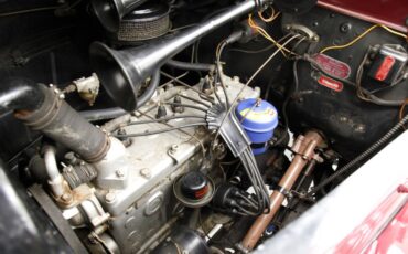 Plymouth-P8-1939-Maroon-Camel-9