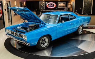 Plymouth-Road-runner-1968-Petty-Blue-13