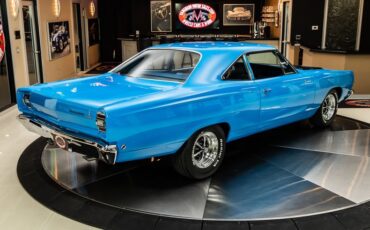 Plymouth-Road-runner-1968-Petty-Blue-14