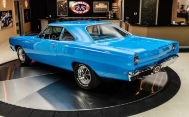 Plymouth-Road-runner-1968-Petty-Blue-15