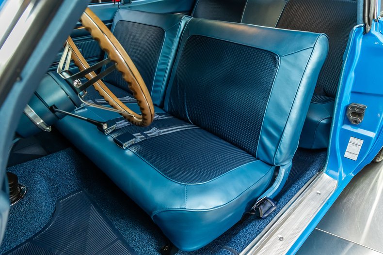 Plymouth-Road-runner-1968-Petty-Blue-17