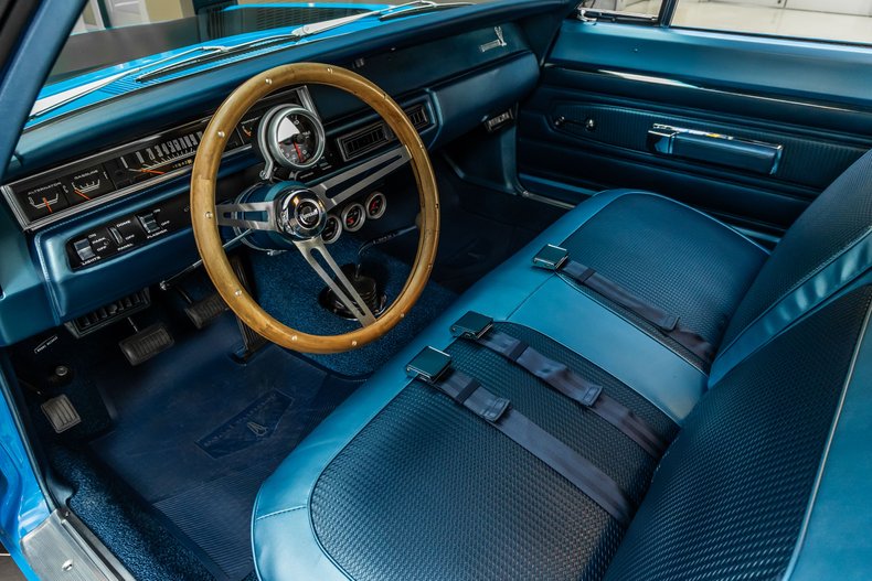 Plymouth-Road-runner-1968-Petty-Blue-2