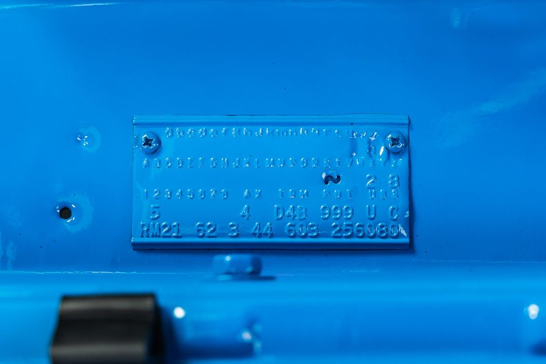 Plymouth-Road-runner-1968-Petty-Blue-21