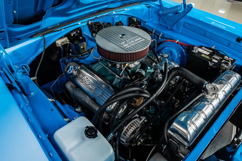 Plymouth-Road-runner-1968-Petty-Blue-4