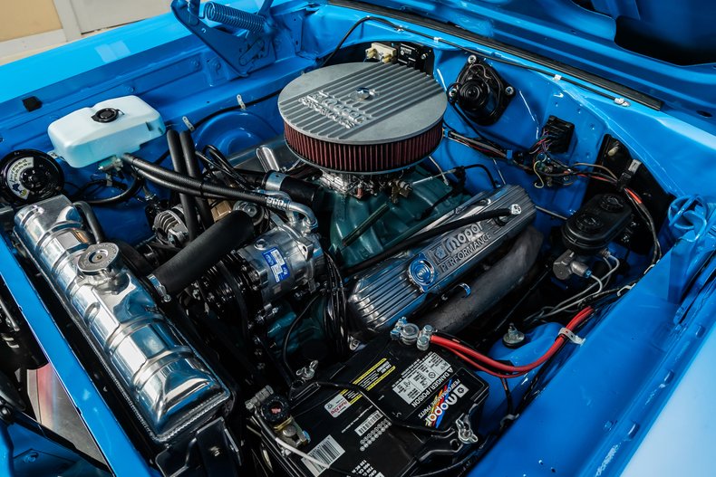 Plymouth-Road-runner-1968-Petty-Blue-6