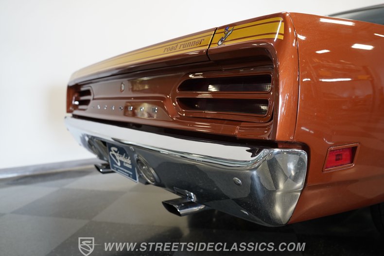 Plymouth-Road-runner-1970-Burnt-Orange-Metalli-White-12