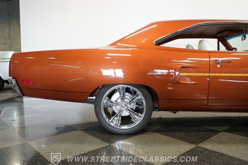 Plymouth-Road-runner-1970-Burnt-Orange-Metalli-White-13