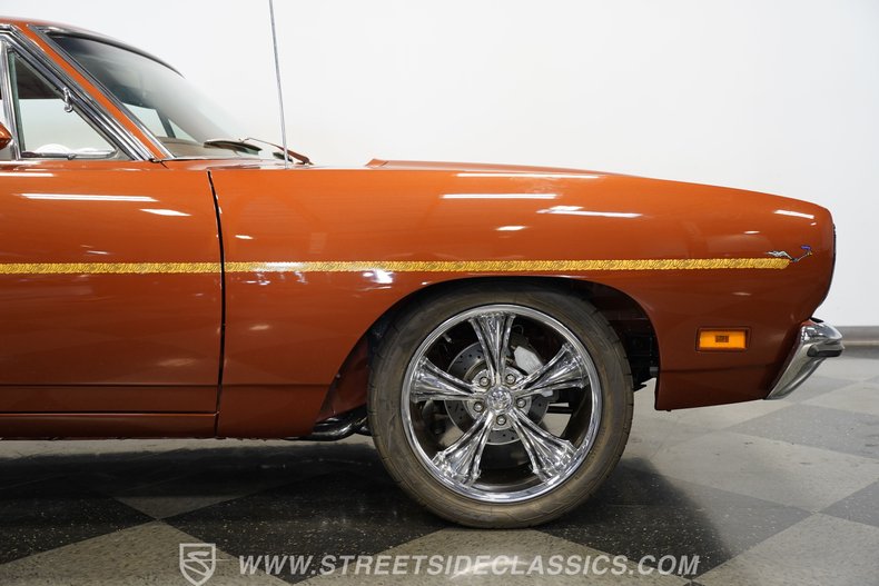 Plymouth-Road-runner-1970-Burnt-Orange-Metalli-White-14