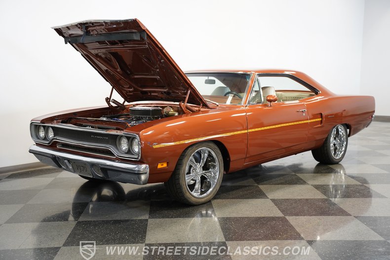 Plymouth-Road-runner-1970-Burnt-Orange-Metalli-White-15