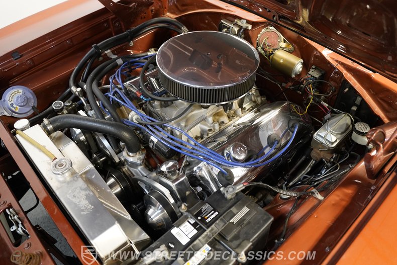 Plymouth-Road-runner-1970-Burnt-Orange-Metalli-White-16