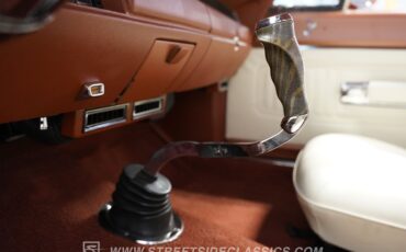 Plymouth-Road-runner-1970-Burnt-Orange-Metalli-White-18