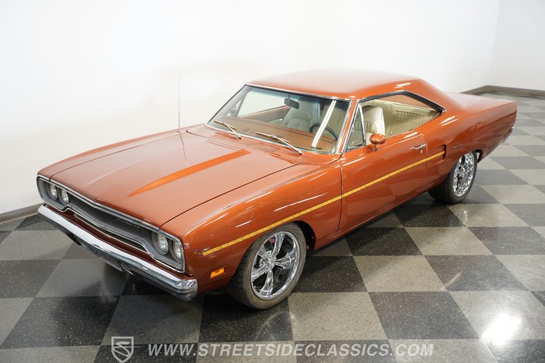Plymouth-Road-runner-1970-Burnt-Orange-Metalli-White-20