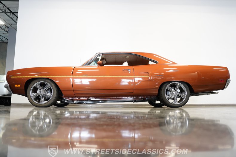 Plymouth-Road-runner-1970-Burnt-Orange-Metalli-White-21