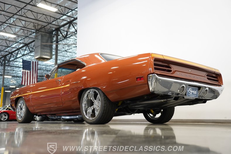 Plymouth-Road-runner-1970-Burnt-Orange-Metalli-White-23