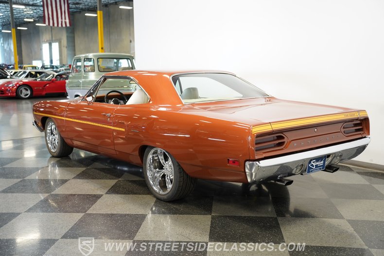 Plymouth-Road-runner-1970-Burnt-Orange-Metalli-White-24