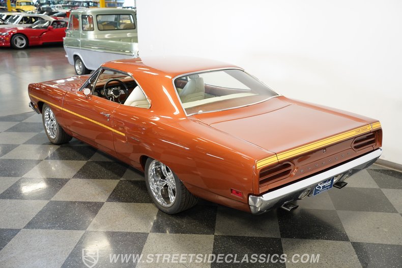 Plymouth-Road-runner-1970-Burnt-Orange-Metalli-White-25