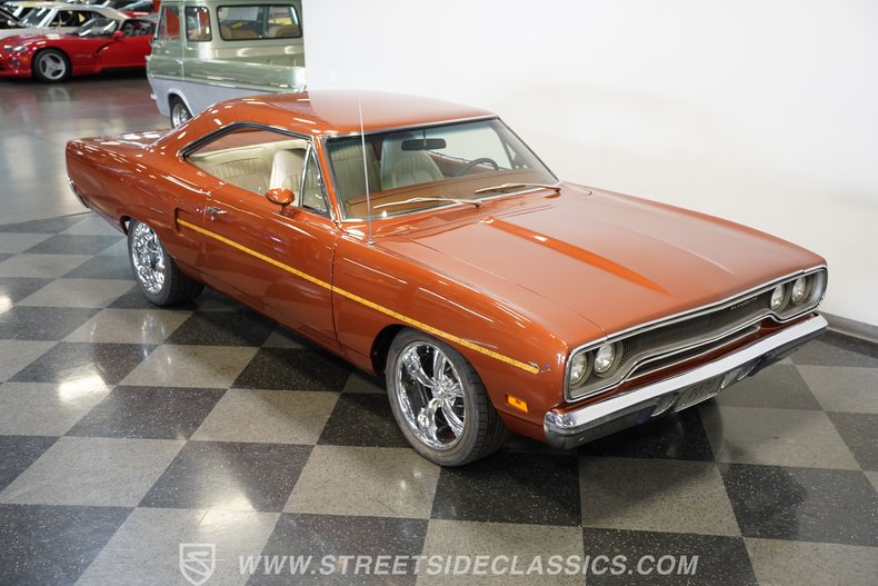 Plymouth-Road-runner-1970-Burnt-Orange-Metalli-White-28