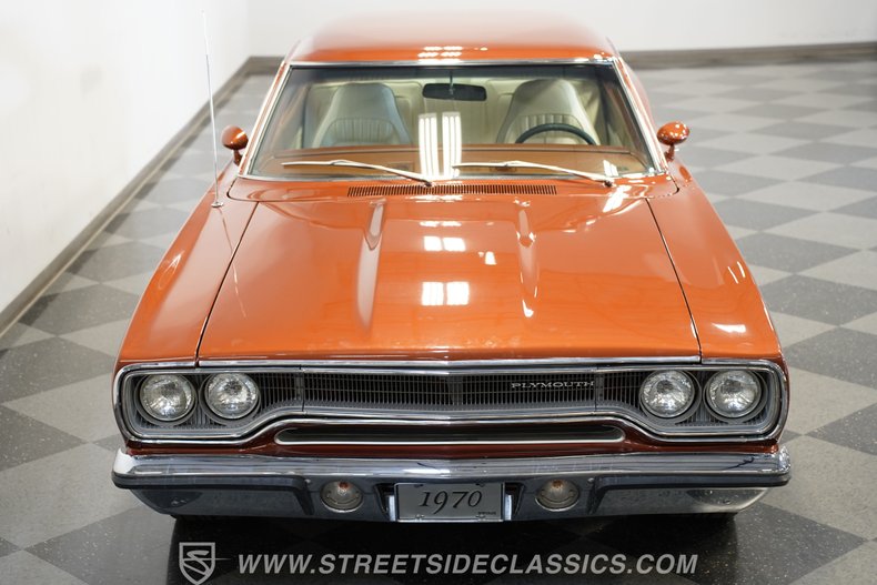 Plymouth-Road-runner-1970-Burnt-Orange-Metalli-White-30