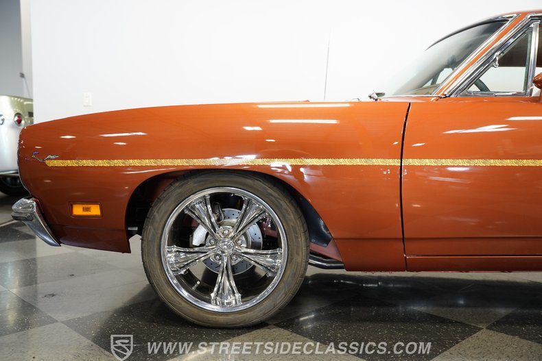 Plymouth-Road-runner-1970-Burnt-Orange-Metalli-White-32