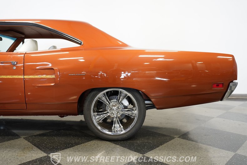 Plymouth-Road-runner-1970-Burnt-Orange-Metalli-White-33