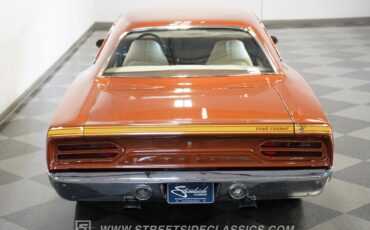Plymouth-Road-runner-1970-Burnt-Orange-Metalli-White-35