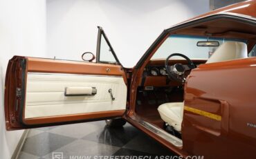 Plymouth-Road-runner-1970-Burnt-Orange-Metalli-White-37