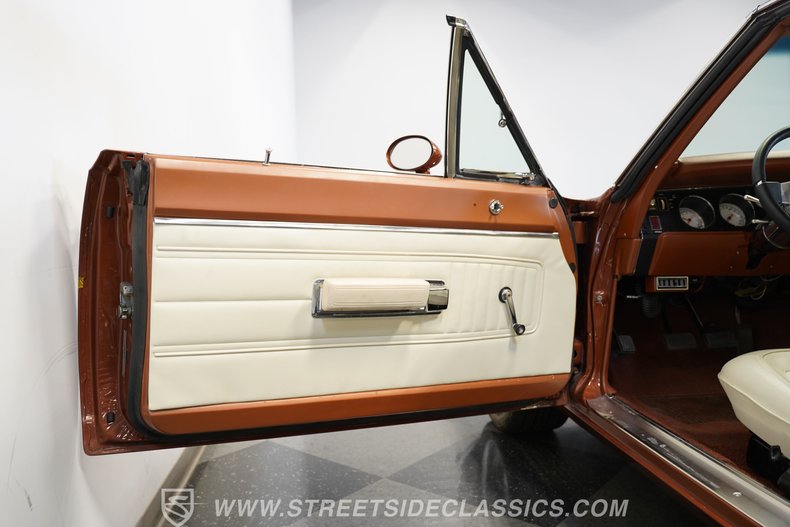 Plymouth-Road-runner-1970-Burnt-Orange-Metalli-White-38