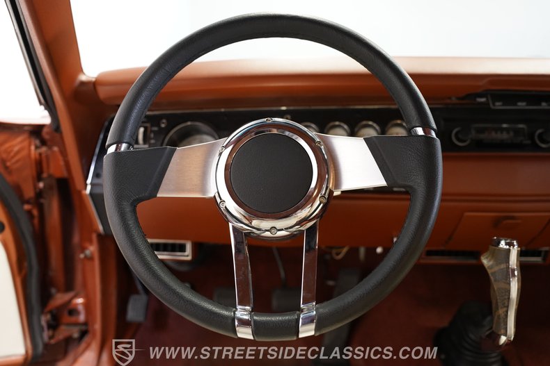 Plymouth-Road-runner-1970-Burnt-Orange-Metalli-White-42