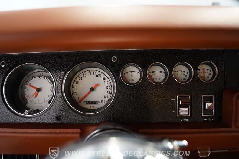 Plymouth-Road-runner-1970-Burnt-Orange-Metalli-White-43