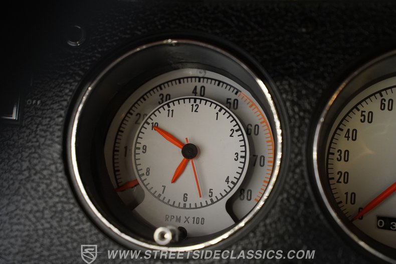 Plymouth-Road-runner-1970-Burnt-Orange-Metalli-White-46