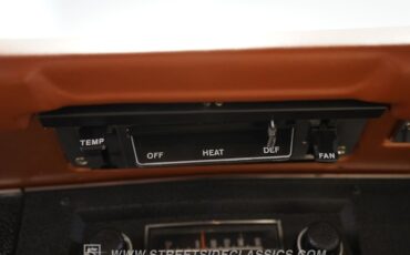 Plymouth-Road-runner-1970-Burnt-Orange-Metalli-White-48