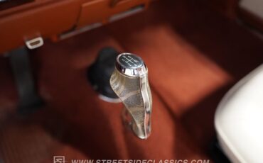 Plymouth-Road-runner-1970-Burnt-Orange-Metalli-White-49