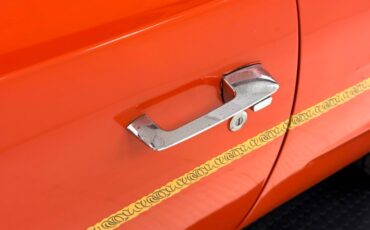 Plymouth-Road-runner-1970-TorRed-White-15