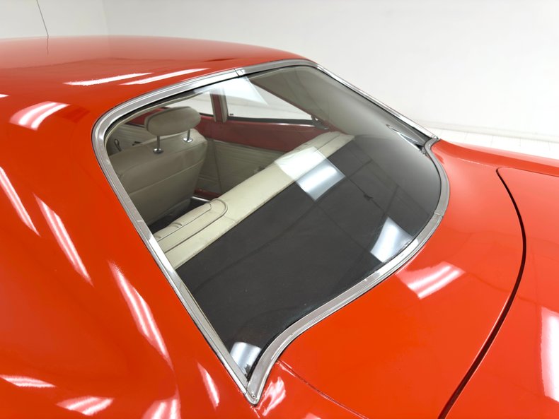 Plymouth-Road-runner-1970-TorRed-White-16