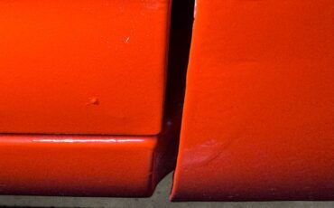 Plymouth-Road-runner-1970-TorRed-White-21