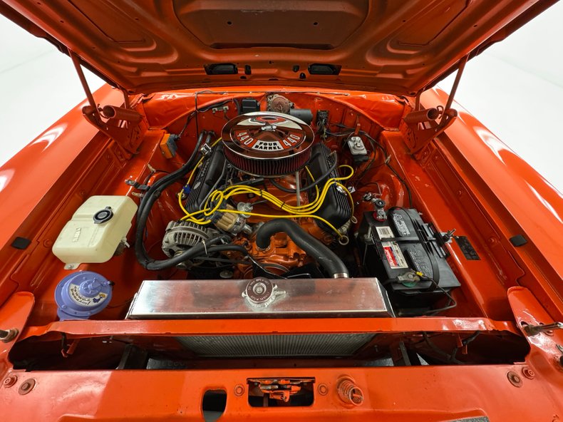 Plymouth-Road-runner-1970-TorRed-White-28