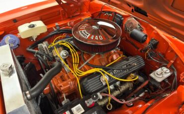 Plymouth-Road-runner-1970-TorRed-White-29