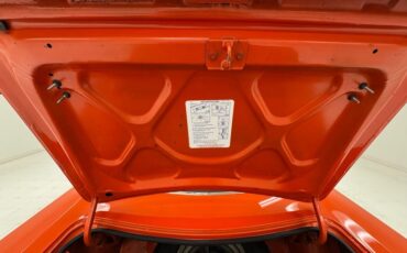 Plymouth-Road-runner-1970-TorRed-White-30